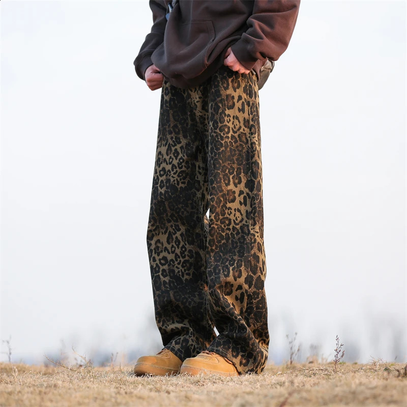 Leopard Print Jeans Men Fashion Retro Wide Leg Jeans Men Streetwear Hip-hop Loose Straight Jeans Mens Vintage Denim Trousers 240821