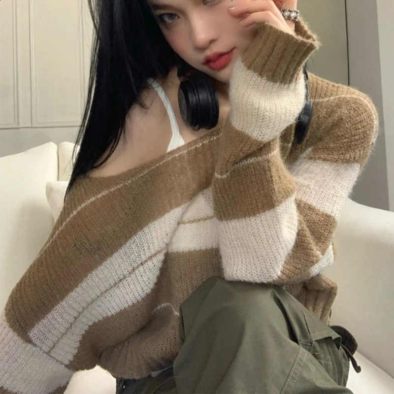 Womens trendy contrasting color striped chic sexy crop top Y2K womens Oneck long sleeved ultrathin floral knit sweater 240821