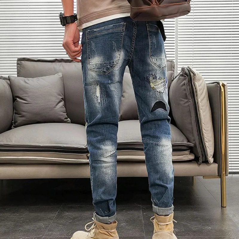 Graphic Mens Jeans Tapered Man Cowboy Pants Ripped with Print Torn Slim Fit Trousers Korean Fashion Retro Broken Harajuku Xs XL 240821
