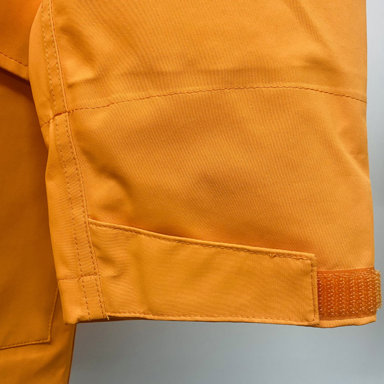 Men's Waterproof Seam-Sealed Jacket - Durable Rainwear for Outdoor Activities