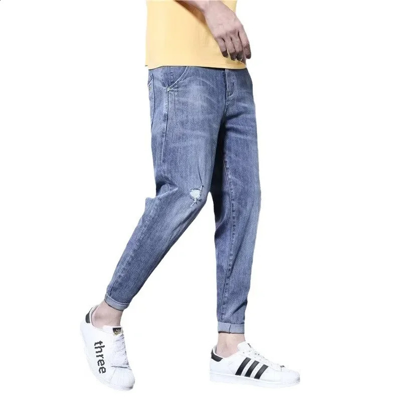 Spring Mens Jeans Loose-fit Straight-leg Ripped Casual Nine-point Trousers Trendy Fashion Spring Autumn Male Pants 240821