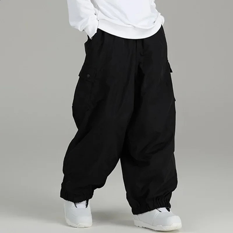 Loose spring and autumn waterproof snowboard skiing pants for men casual outdoor sports multi pocket bottom 240821