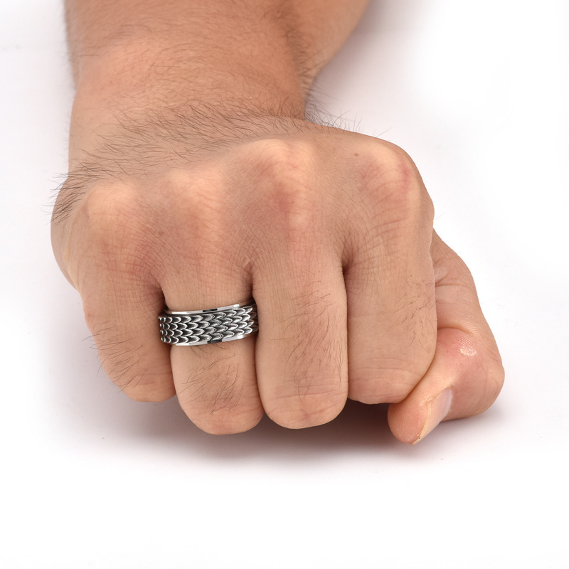 Retro dragon scale rotatable titanium steel ring, fashionable men's trendy and atmospheric European and American ring accessories