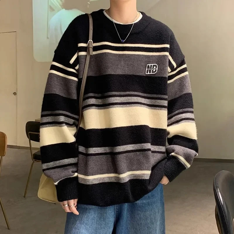 Trendy Hong Kong style loose fitting striped color blocked round neck knitted top for mens autumn oversized retro look sweater 240821