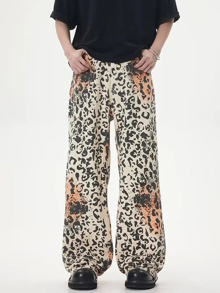 Trendy Leopard Print Wide Leg Jeans For Male Casual High Waist Button Straight Trousres Autumn Street Mens Pants Shorts 240821