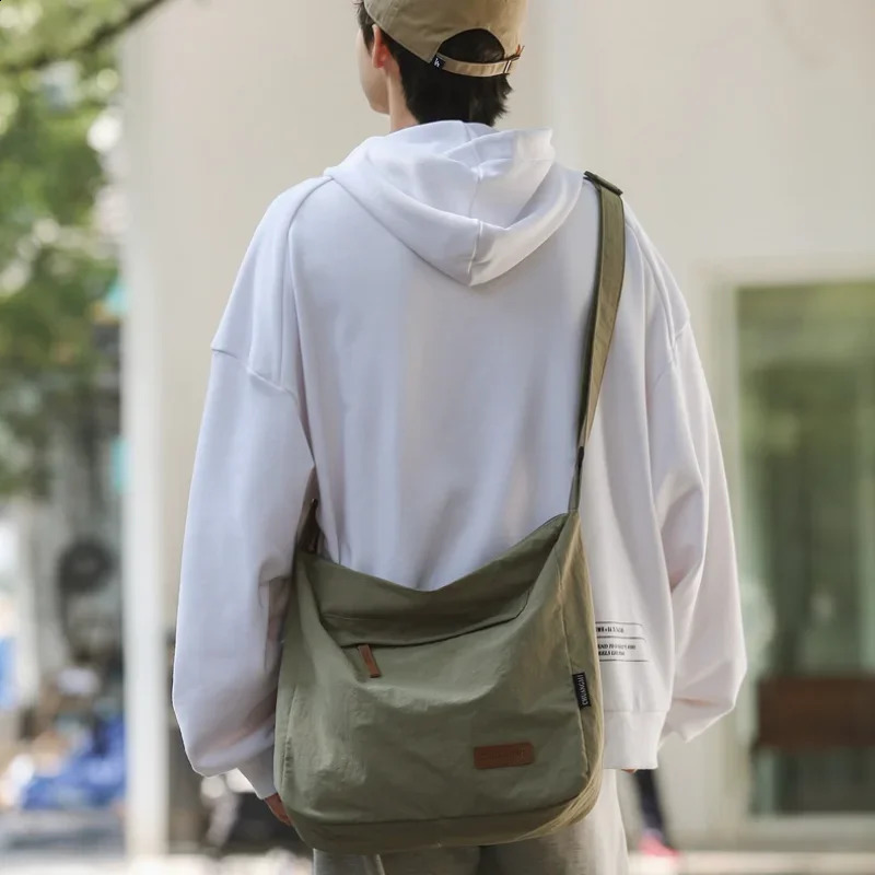 Japanese Women Men Shoulder Crossbody Bag Large Canvas Messenger Bags for Student Book Bags Female Handbag Satchels 240821
