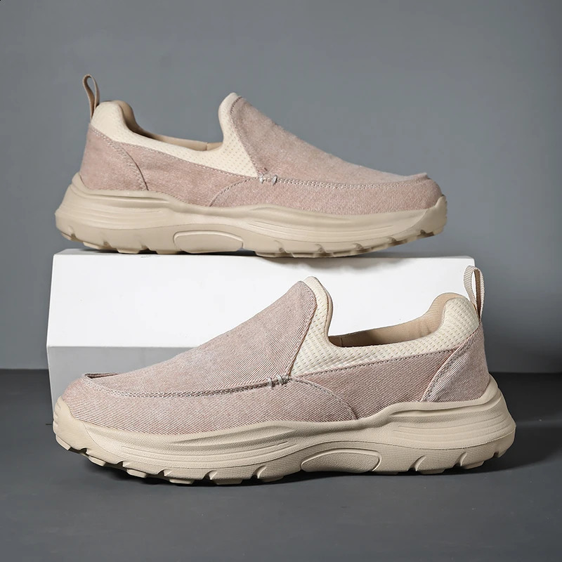 mens canvas shoes fashionable mens casual shoes light anti slip Loafer washed denim cloth flat shoes outdoor sports shoes vulcanized shoes 240821