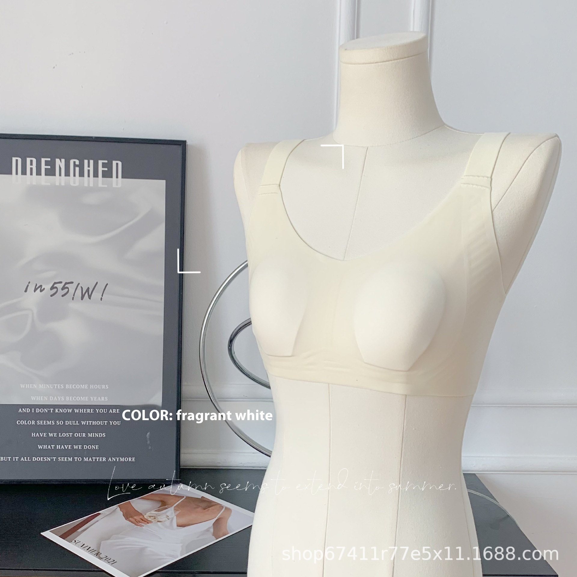 Big chest display, small underwear for women in summer, ultra-thin design, trace, rabbit ear cup, no steel ring, anti sagging breast collection, text 