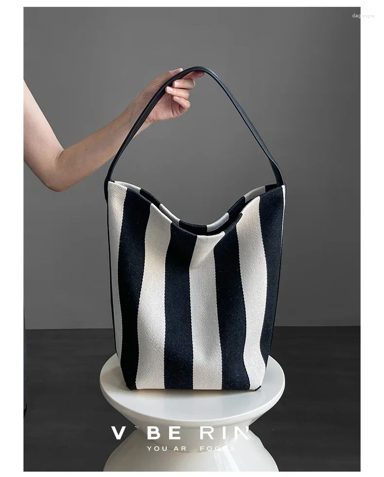 Totes 2024 Korean Style Ins Niche Striped Canvas Bag High Quality Large Capacity Tote Couples Simple Shoulder Bucket