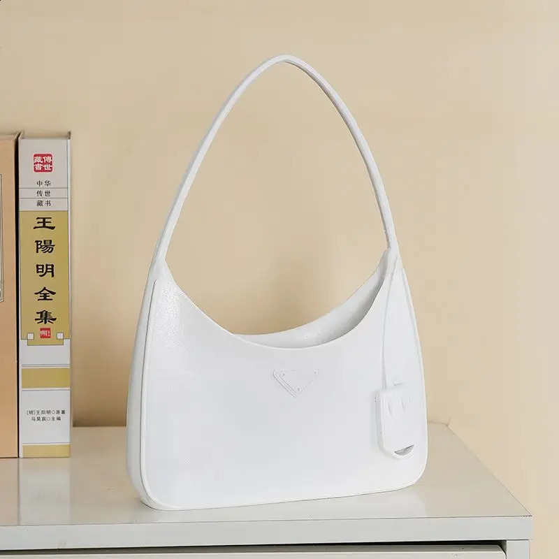Modern and Simple European Vase Living Room Decoration Handbag Shape Flower Elegant Creative Home Bedside Table 240820