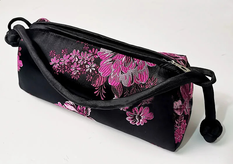 3 Fashionable y Chinese style silk Japanese handmade embroidery handbag cheongsam womens role-playing bag clutch 240820 4