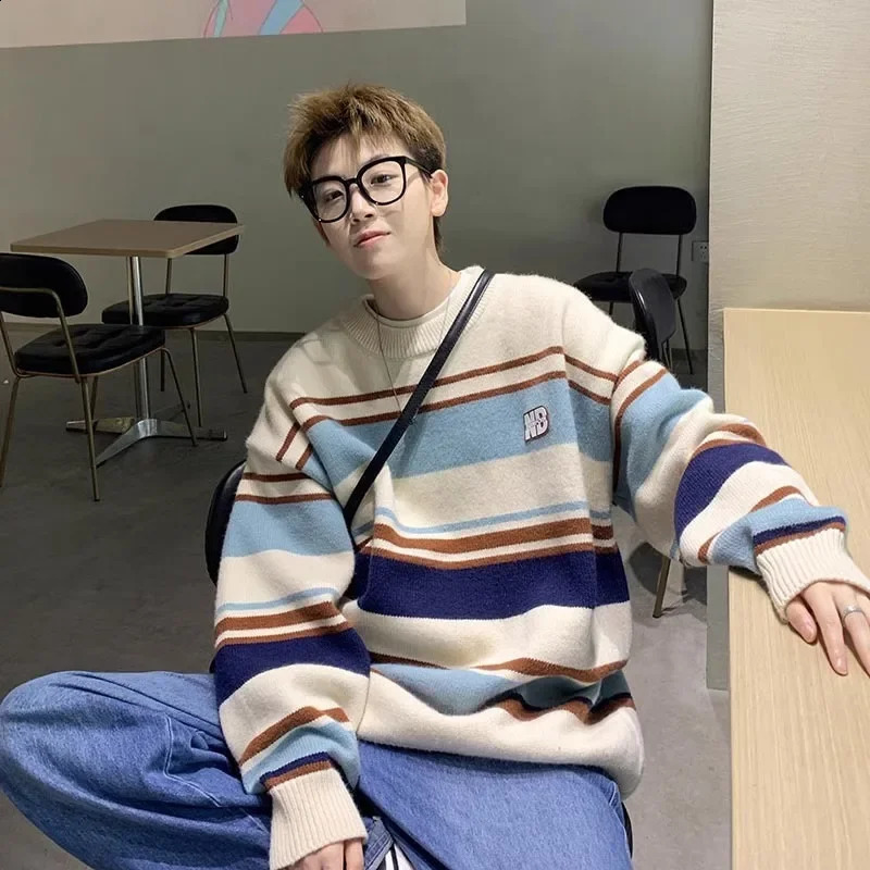 Trendy Hong Kong style loose fitting striped color blocked round neck knitted top for mens autumn oversized retro look sweater 240821