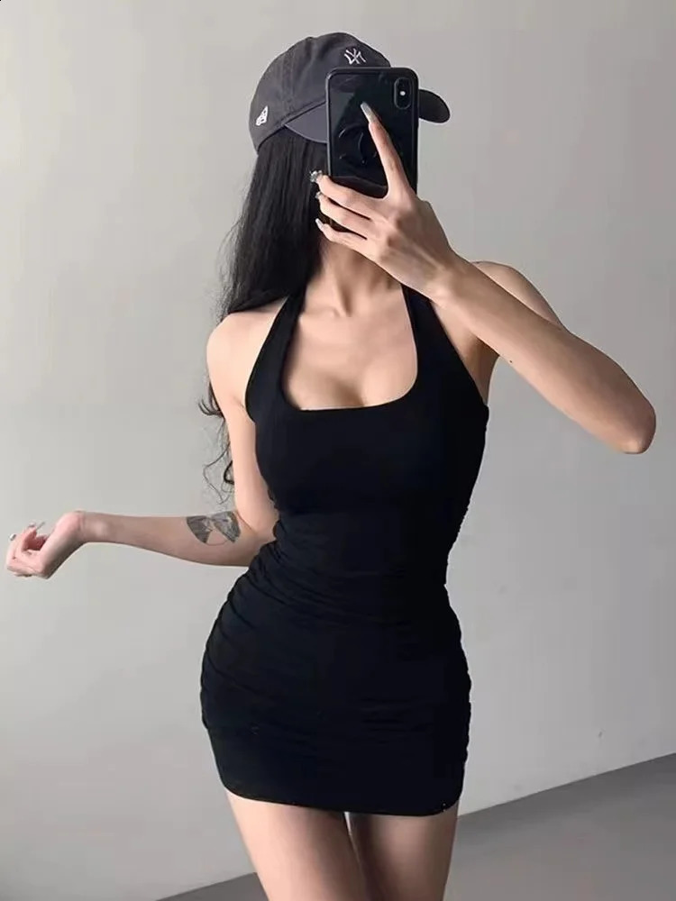 2024 Summer Pure Desire Sexy Halter Neck Bag Hip Belt Breast Pad Short Skirt Niche Y2K Slim Street Dress Women 240821