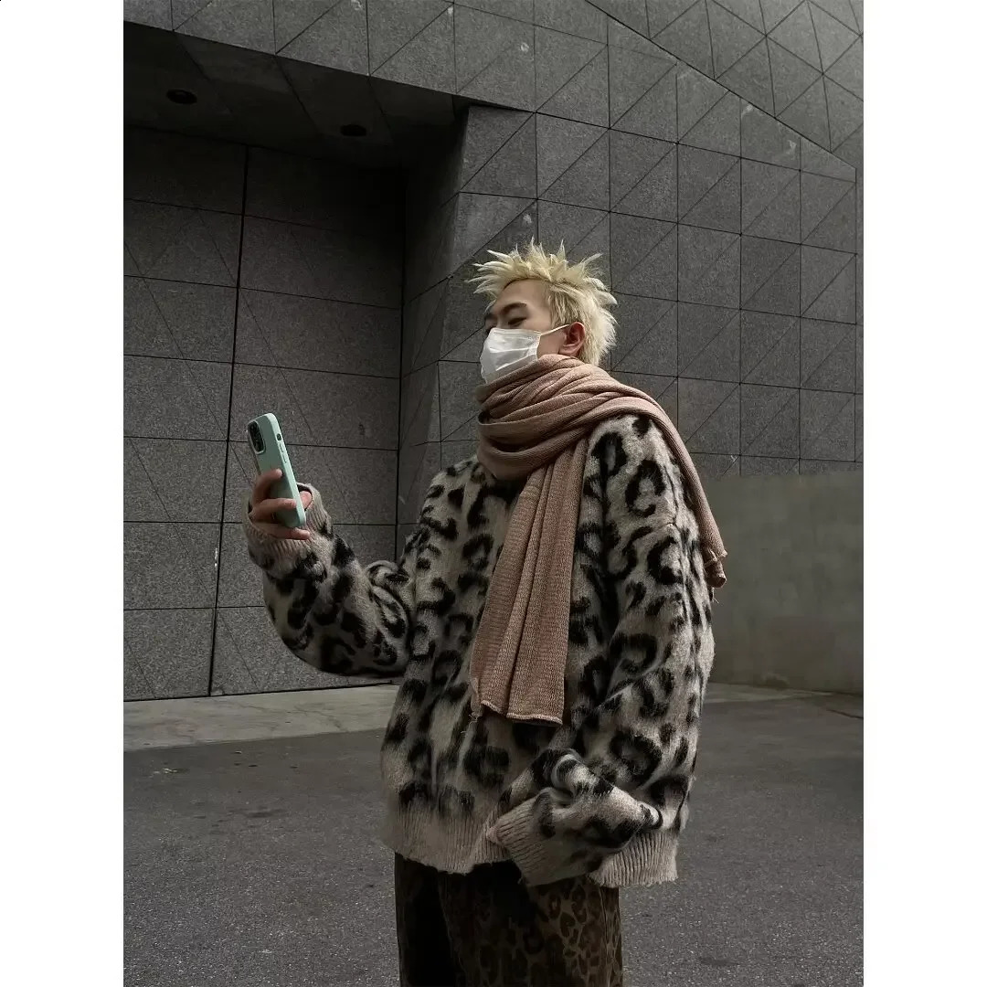 Mohair Sweaters Men Fleece Leopard Korean Thicken Warm Knitting Winter Loose Casual Long Sleeve Pullovers Streetwear 240821