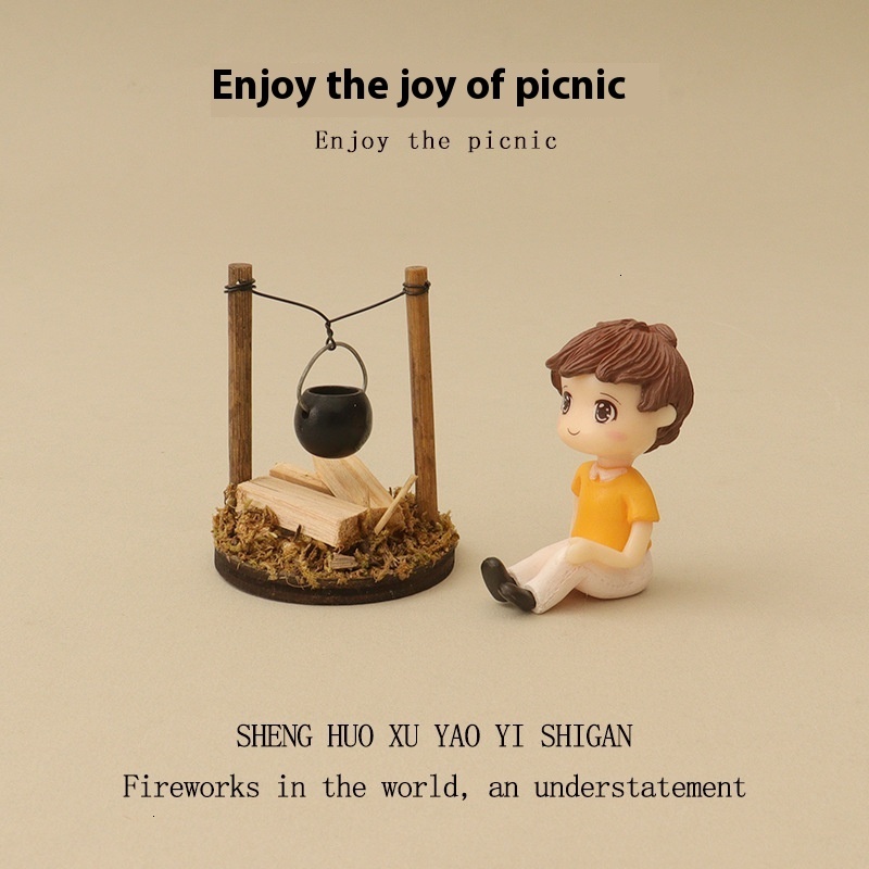 New cartoon creative hanging stove chopping wood, micro couple picnic scene, landscape decoration, baby house, home accessories