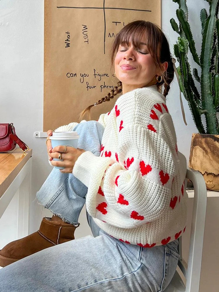 Cute crochet Love Shape knitted pullout womens autumn Oneck long sleeved sweater street chic jumper 240821