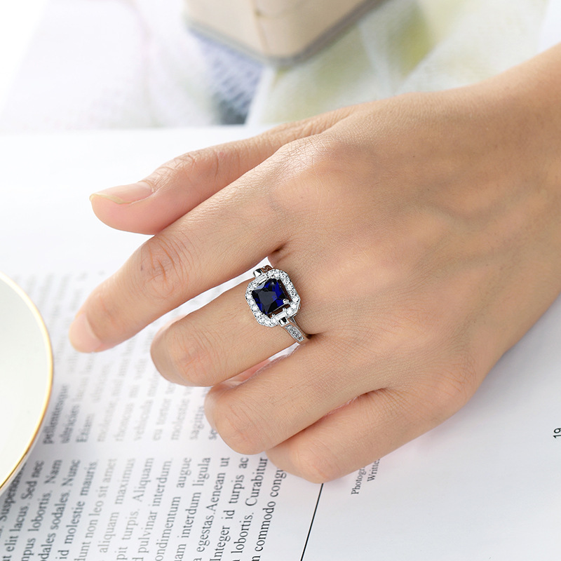 Classical Designer Luxury 18K White Gold Plated Blue Crystal Diamond Ring for Women Sapphire Rings Fashion Wedding Rings Bride Engagement Jewelry