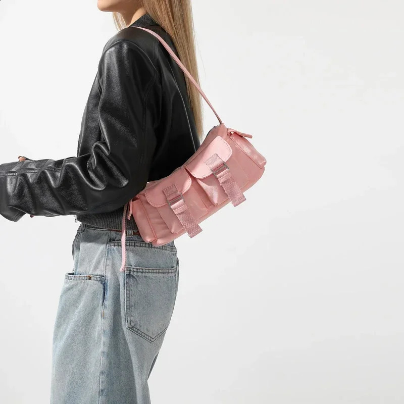 Solid color zipper nylon womens shoulder bag simple casual 2024 selling womens bag 240820