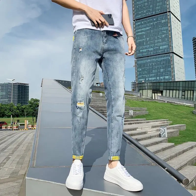Mens Jeans Ripped Cropped Man Cowboy Pants Stretch Trousers with Holes Torn Light Blue Broken Elastic High Quality Summer Xs 240821