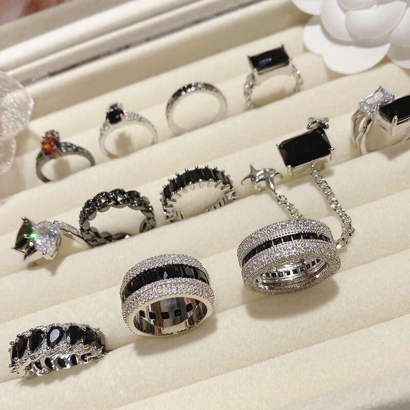 2024 Brand Wedding Rings Luxury Designer Jewelry 925 Sterling Silver Fill Radiant Shape Black 5A Cubic Zircon Party CZ Diamond Women Engagement Bridal