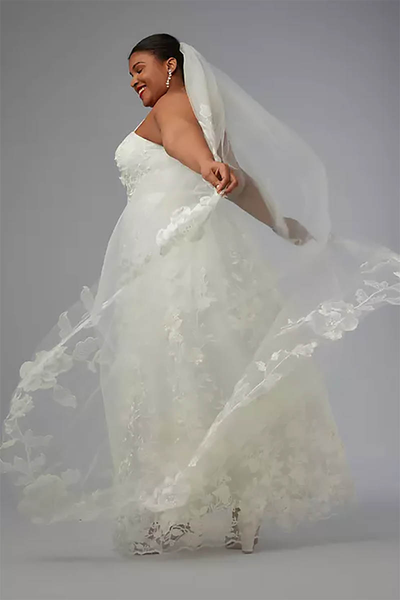 Vintage Wedding Veil Appliques One Layer Long Chapel Length Veils Applique Edge With Comb Custom Made Bridal Accessories