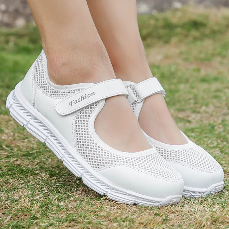 Summer Women Casual Shoes Soft Portable Sneakers Walking Shoes Flat Soles for Women Breathable Slip on White Shoes 240821