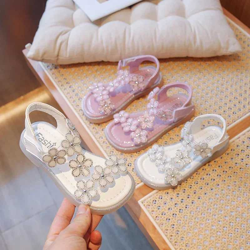 Summer Fashion Childrens Comfortable Elegant Cute Flower Crystal Beautiful Baby Girl Childrens Sparkling Princess Flat Sandals W240821