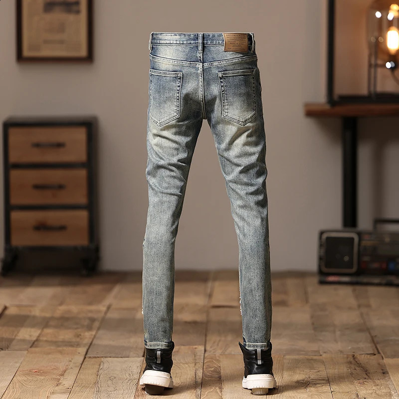 Personality Embroidery Jeans Mens Skinny Tappered Pants Scrape Patch Pu Shuai Ripped Trendy Motorcycle Trousers 240821