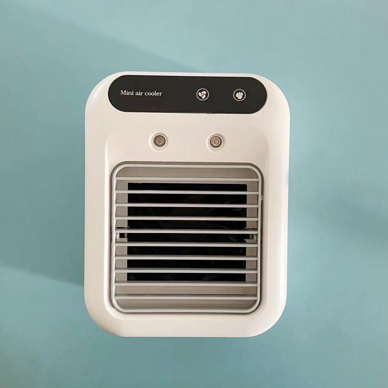 Spray desktop air conditioner fan, two-speed wind mode, 500ml large capacity water tank, spray humidification