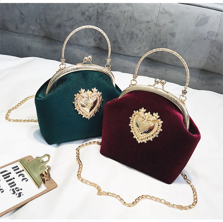 Female Velvet Pearl Handbag Vintage Velour Heart Evening Bag Wedding Party Bride Clutch Velour Bag Purse 240821