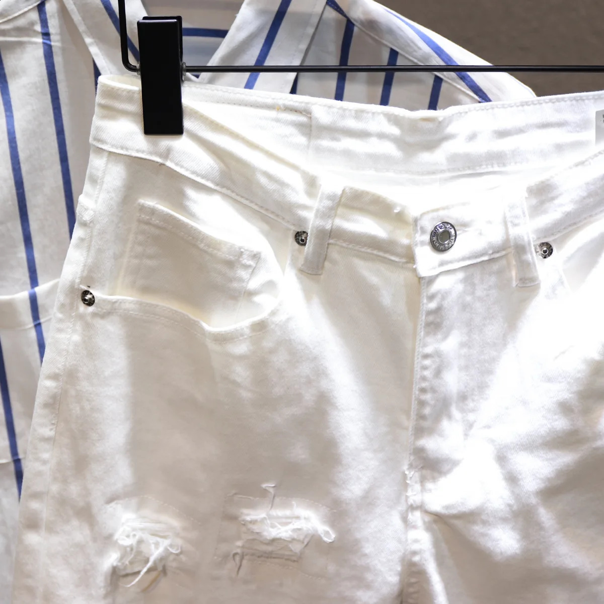 White Jeans Men All-match Fashion Ripped Hole Slim Stretch Harem Pants Comfortable Male Streetwear Denim Trousers 240821