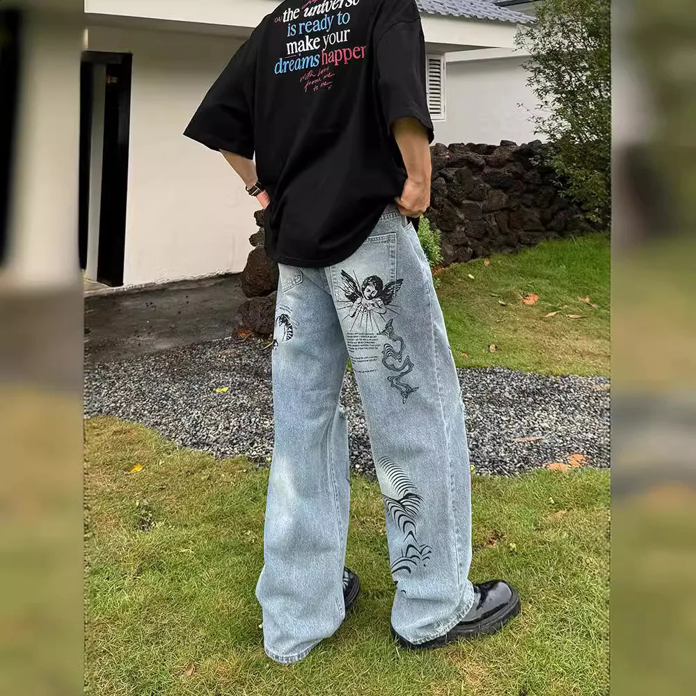 American retro graffiti pattern with holes loose hanging jeans mens summer street trend casual straight leg pants 240821