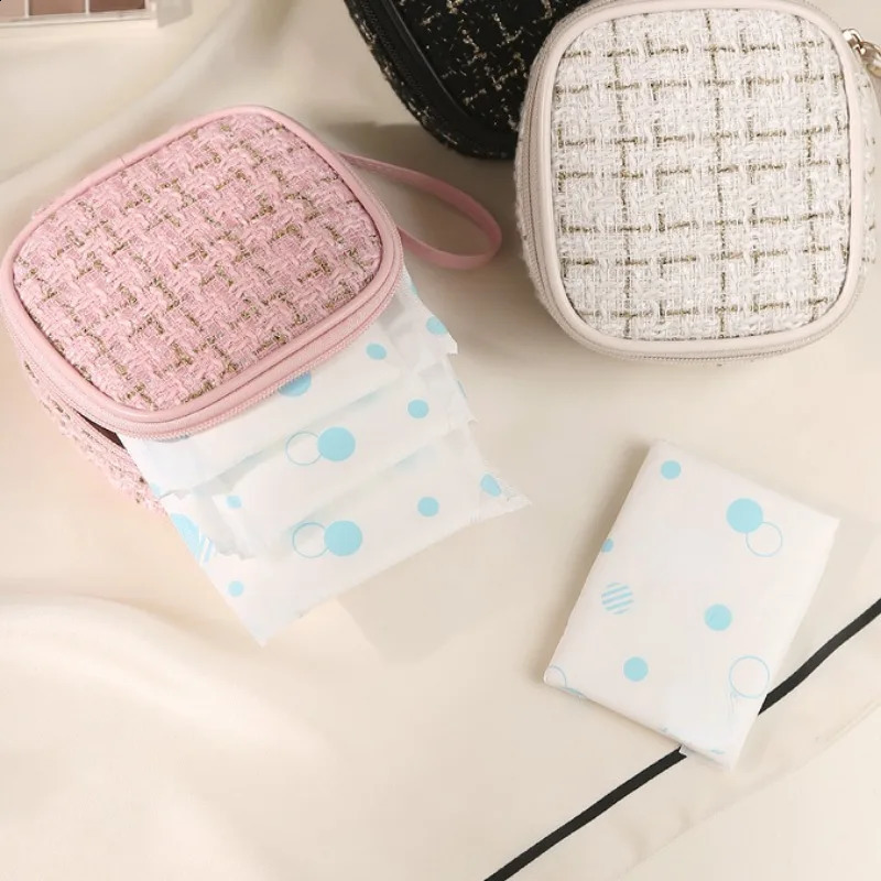 Portable Womens Mini Cosmetic Bags Girls Makeup Lipsticks Storage Pouch Sanitary Pads Data Cables Organizer Small Bag 240820