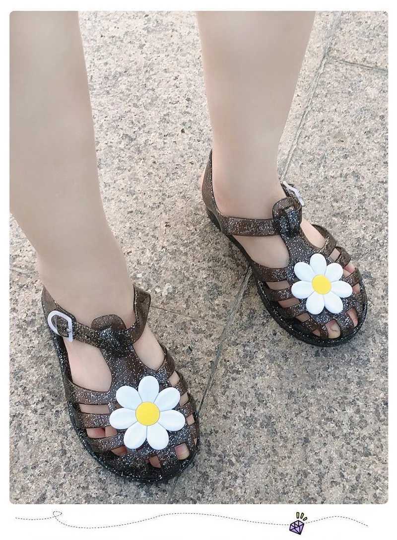 Childrens Spring and Summer New PVC Jelly Shoes Baby Roman Chrysanthemum Sandals W240821