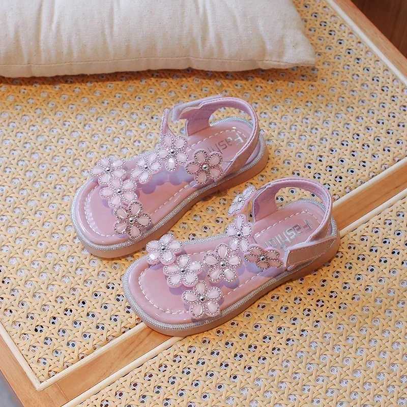 Summer Fashion Childrens Comfortable Elegant Cute Flower Crystal Beautiful Baby Girl Childrens Sparkling Princess Flat Sandals W240821