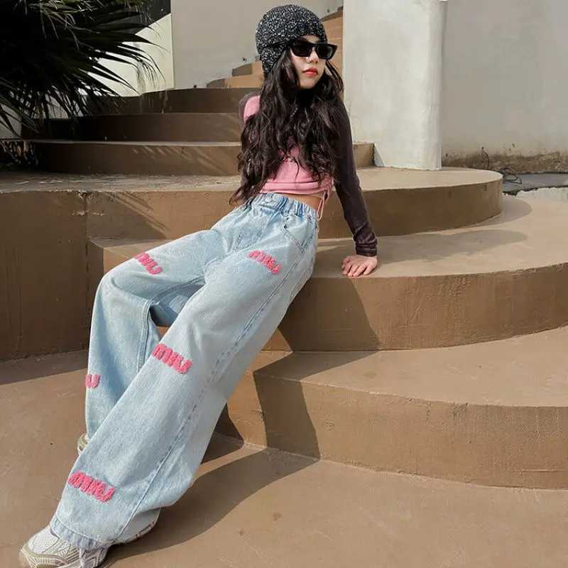 Girls Spring Towel Embroidered Letter Jeans 2024 New Style Childrens Fashion Casual Wide Leg Pants Childrens Pants 120-170cmW240819