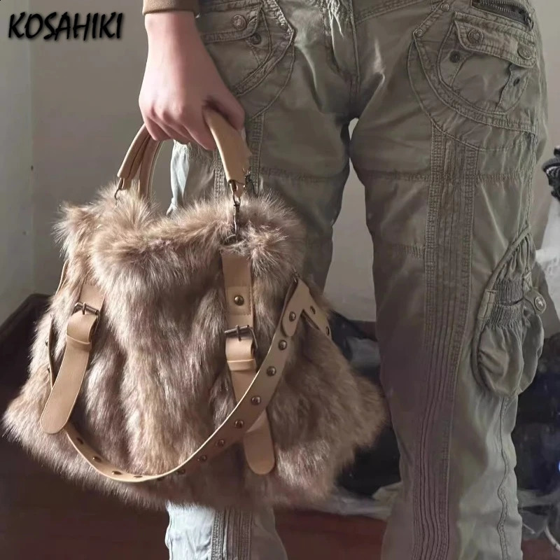 Trendy Elegant Faux Fur Shoulder Underarm Bag Women Fashion Chic Fluffy Handbags High-capacity Vintage Tote Bags Y2k Aesthetic 240820