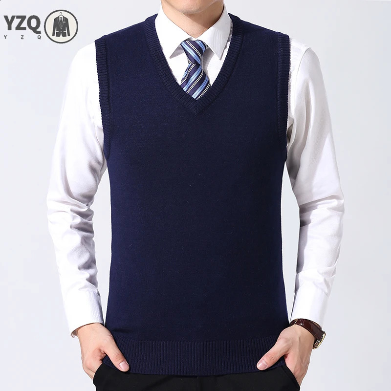Mens casual sweater vest autumn and winter warm comfortable 240821