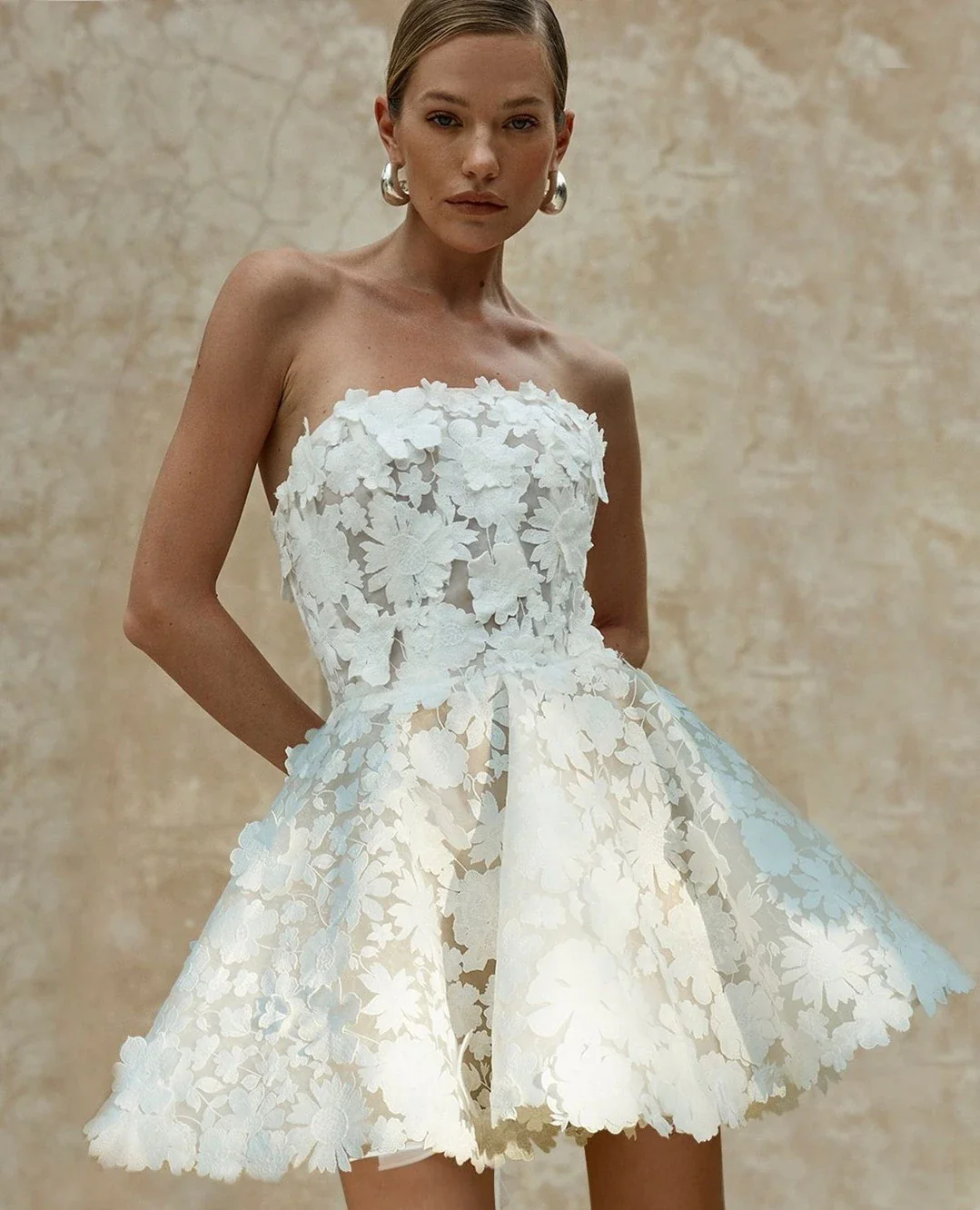 New Strapless Floral A-line Wedding Dresses Short Appliques Lace Knee Length Bridal Gowns Princess Brides Dress