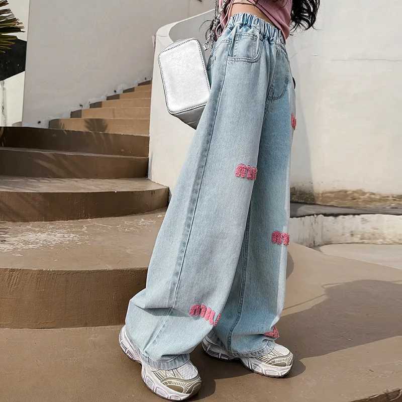 Girls Spring Towel Embroidered Letter Jeans 2024 New Style Childrens Fashion Casual Wide Leg Pants Childrens Pants 120-170cmW240819