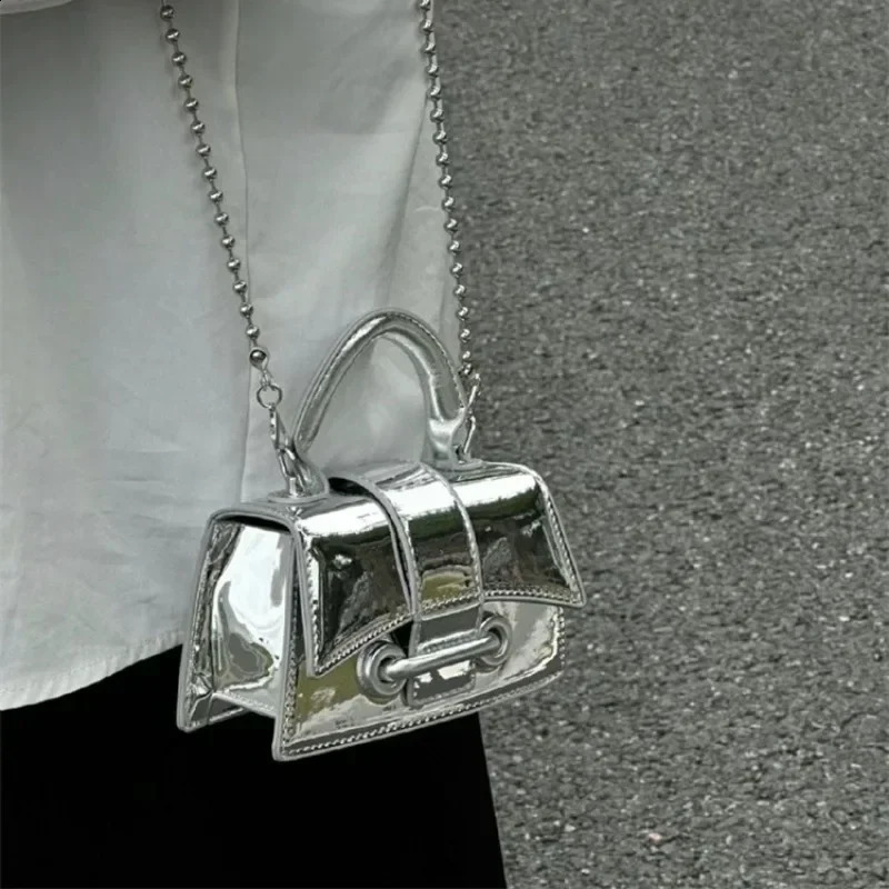 Retro womens silver chic cross shaped bag ious ner shoulder fashionable gold mini coin wallet cute Pu leather handbag 240820
