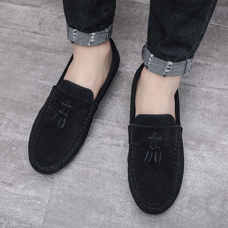 Mens casual leather shoes soft leather shoes Pointed soles and comfortable walking shoes in spring and autumn 240821