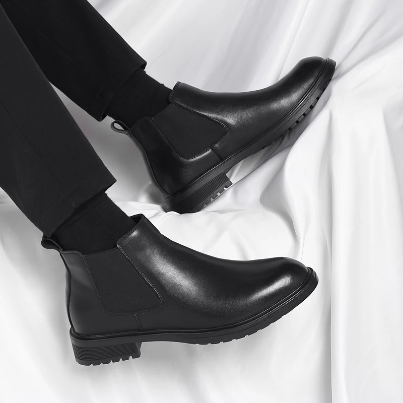 Fashionable Chelsea Mens Ankle Boots Thick soled Leather British Style Street Style Platform Chelsea Boots Slip Off Road Boots 240821