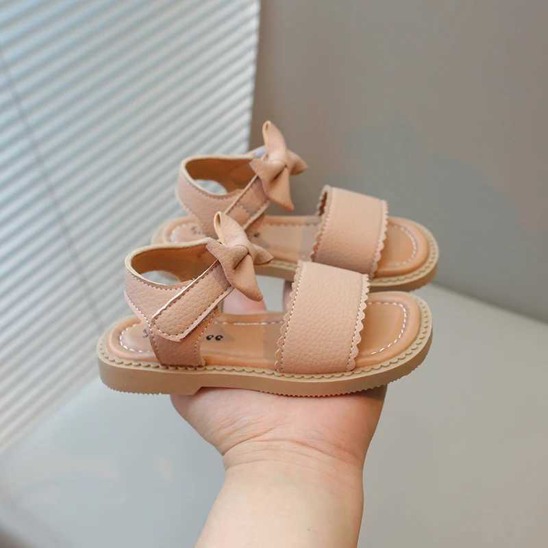 Baby Girl Summer Solid Color Bow Princess Square Head Childrens Beach Leisure Comfortable Sandals Childrens Elegant Student Flat Bottom W240821