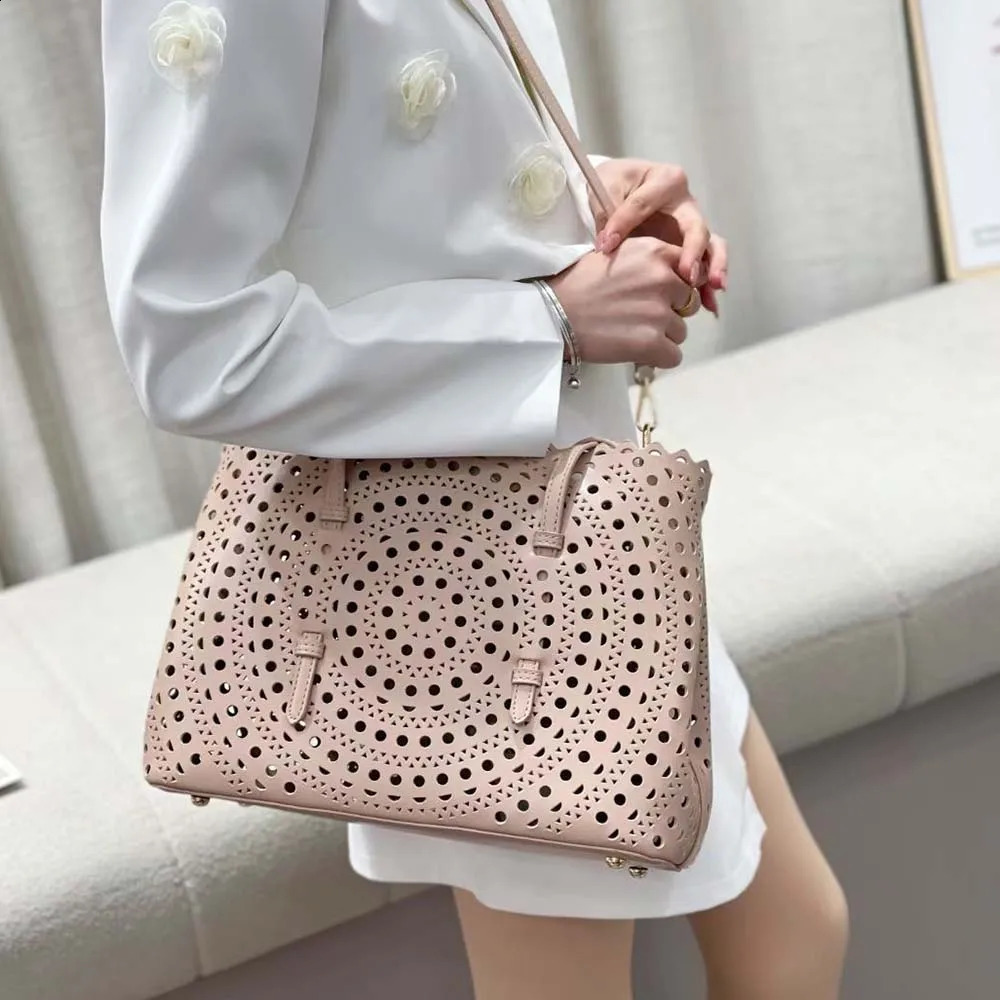 Womens highquality handbag ner womens hollow large casual wallet 240820