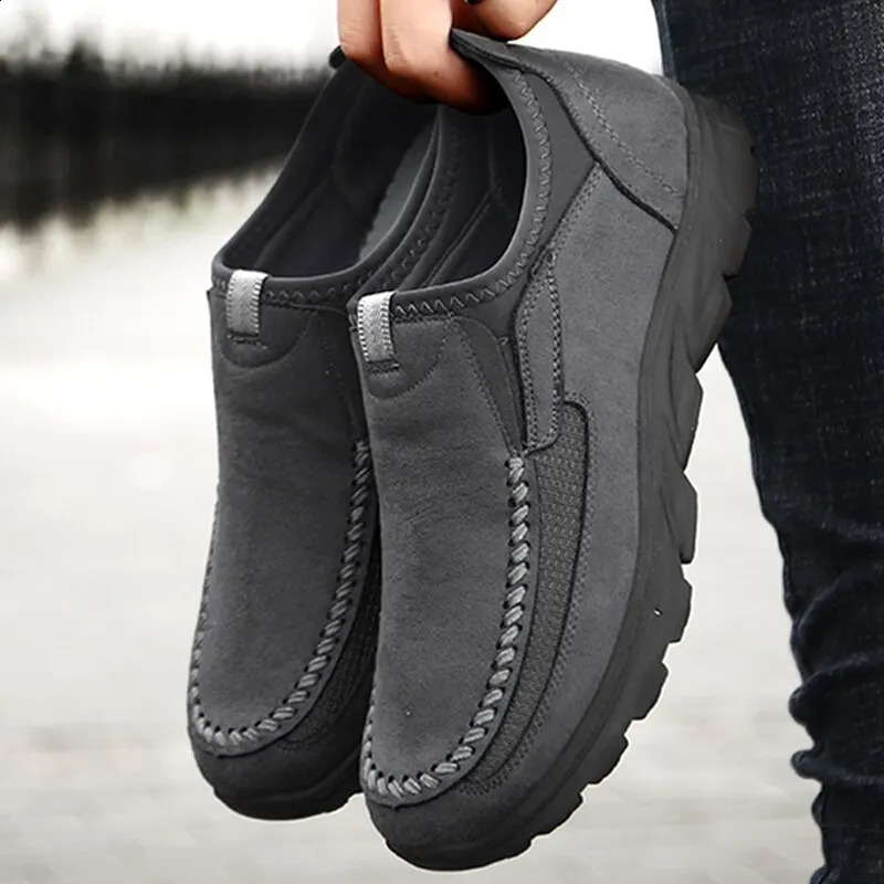 Mens casual sports shoes summer breathable Loafers classic handmade retro sliding shoes mens fashionable and comfortable Loafers 240821
