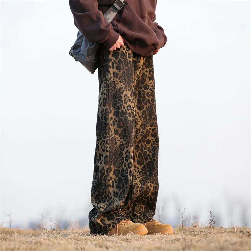 Leopard Print Jeans Men Fashion Retro Wide Leg Jeans Men Streetwear Hip-hop Loose Straight Jeans Mens Vintage Denim Trousers 240821