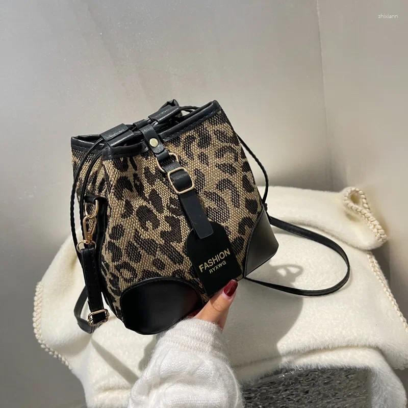 Totes Leopard Small PU Leather Women Bucket Crossbody Bags 2024 Fall Designer Shoulder Bag Ladies Handbag Lady Trend Tote 4 5146c