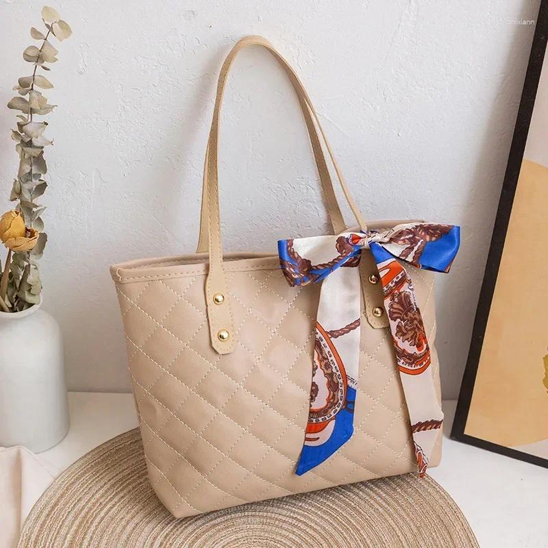 Free Shipping Totes Large Capacity Lingge Embroidery Bag Trendy Simple Scarf Tote Selling One Shoulder Bucket Bags For Women Designer Bag Luxury Bag T