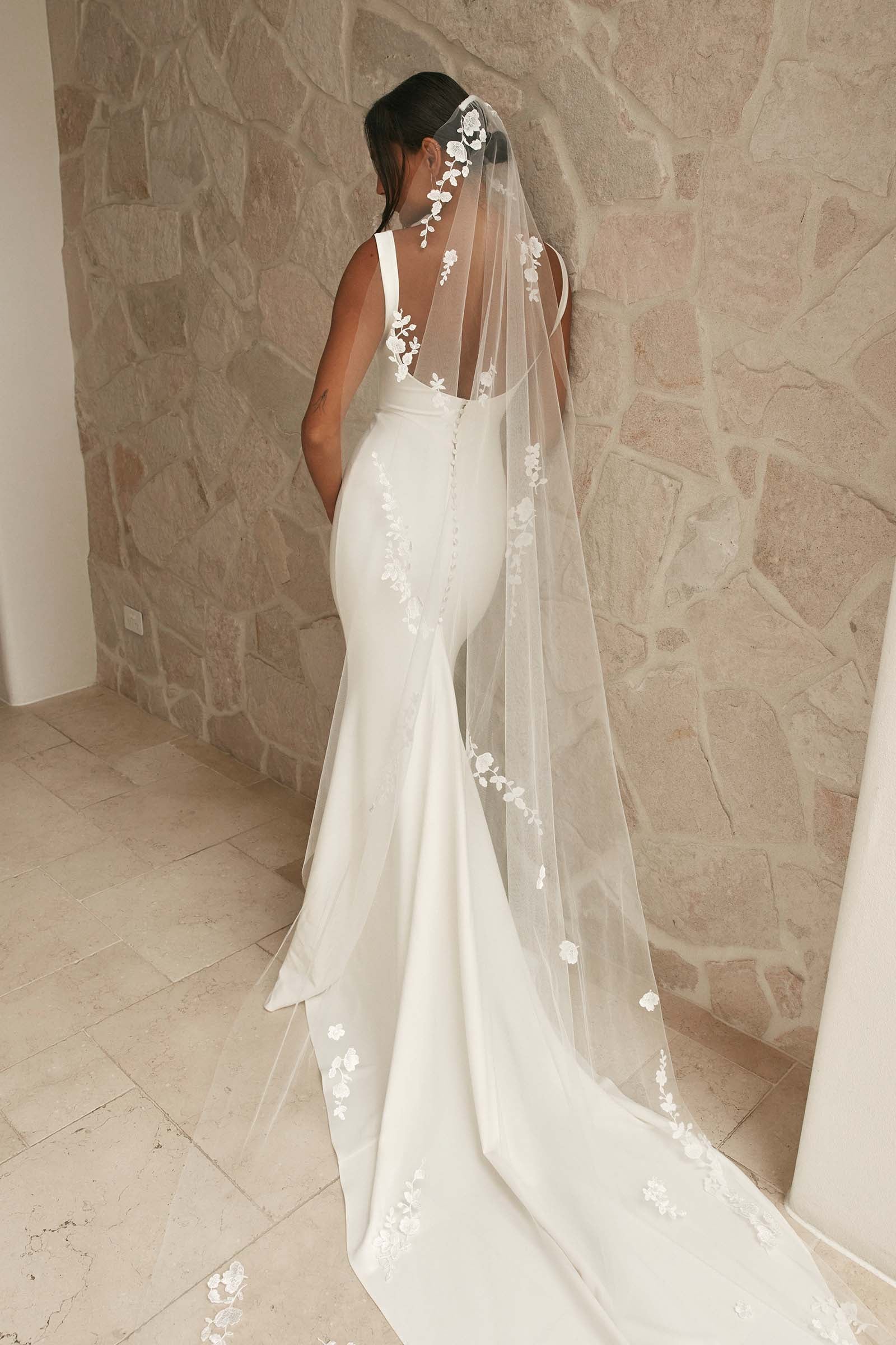 Gorgeous Mermaid Floral Lace Appliques Wedding Dresses with Detachable Train Off the Shoulder Castle Wedding Gowns 02